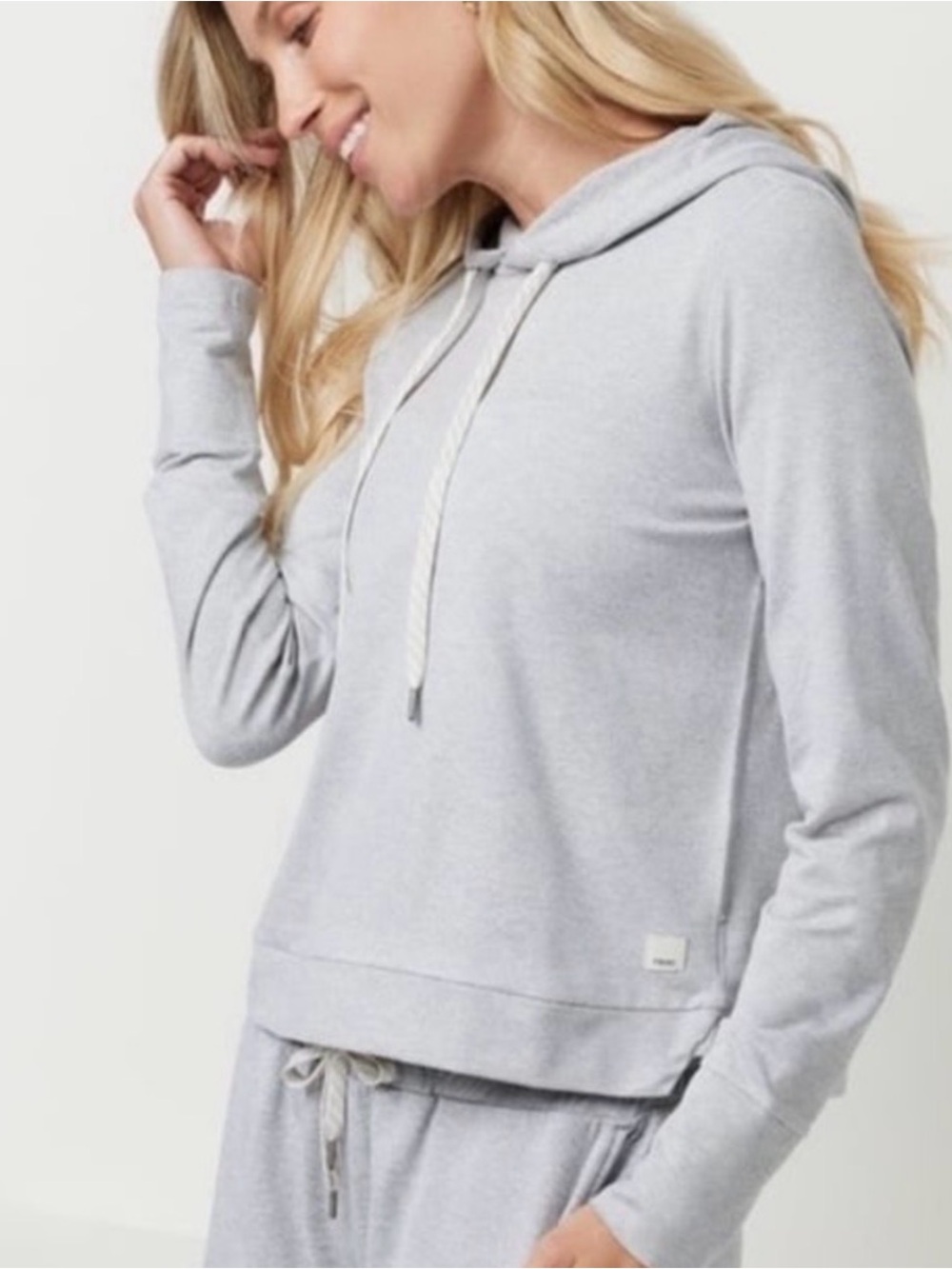 Vuori Halo Essential women’s pullover hoodie - Grey